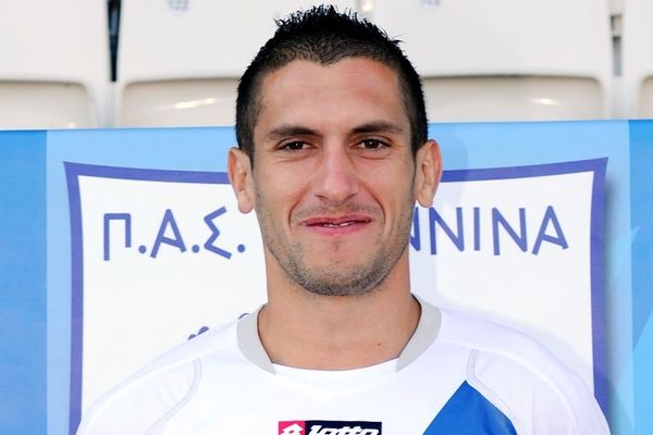 Εξαιρετικός ο Μπουζίντ, νοκ άουτ η Αλγερία