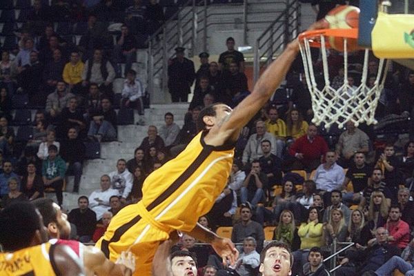 H «Marca» για το κάρφωμα του Κέρους
