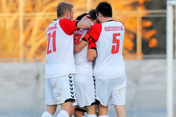 Ψάχνει έμπειρους ο Φωκικός