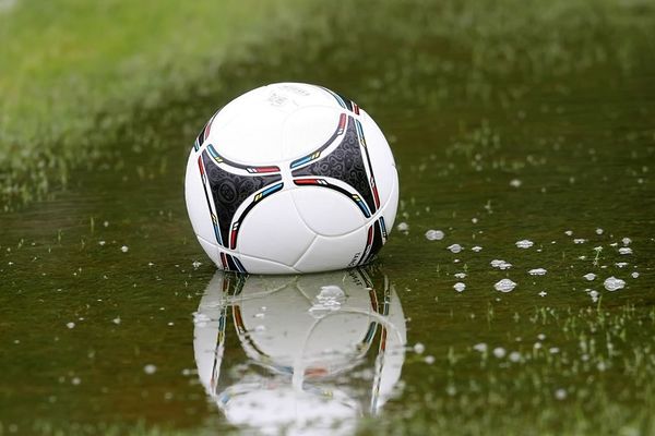 Χαραυγή: Ανακοίνωση με αφορμή την αναβολή της Α’ Πειραιά