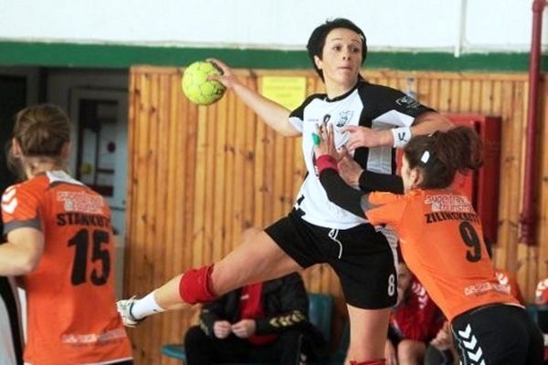 Χάντμπολ γυναικών: Ισόπαλο το ντέρμπι