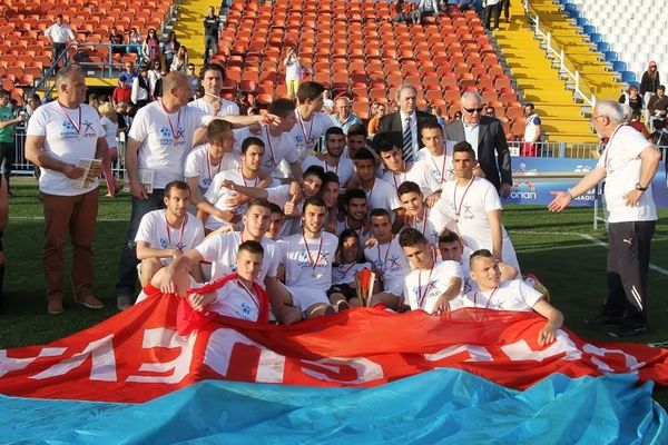 Το σήκωσαν τα «λιονταράκια» (photos)