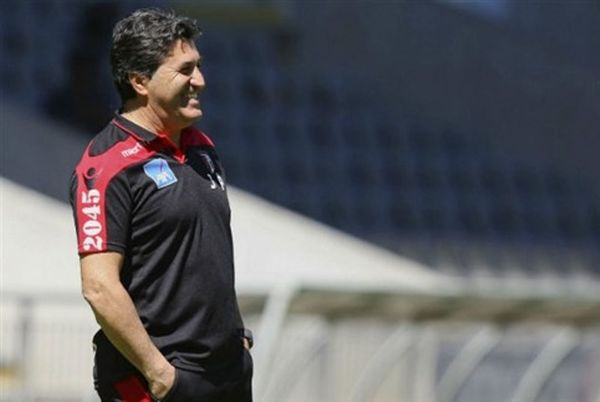 Μπράγκα: Τέλος ο Πεσέιρο, αναλαμβάνει ο Φερέιρα