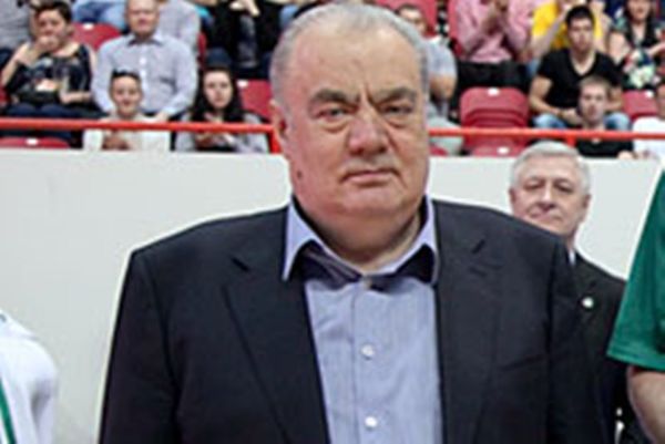 Ούνιξ Καζάν: Διαψεύδει για Σκαριόλο
