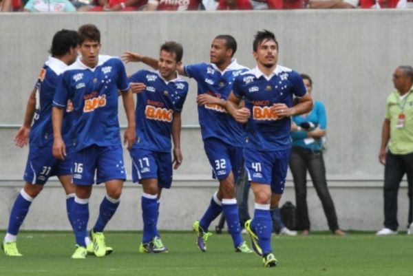 Brasileiro: Επίδειξη δύναμης η Κρουζέιρο (videos)