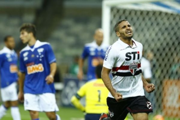 Brasileiro: Μοιράζει… δωράκια η Κρουζέιρο (videos)