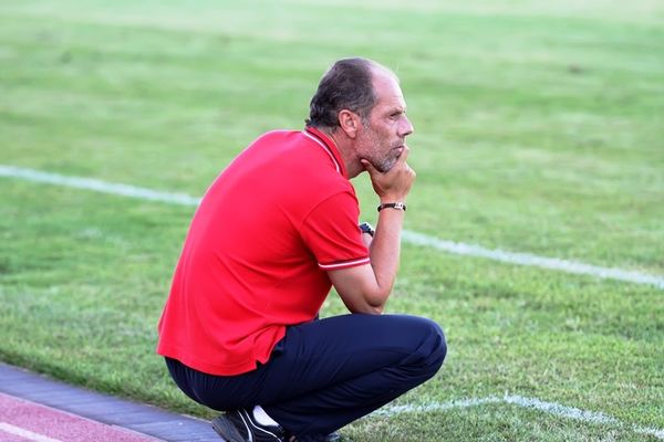 Αστέρας Μαγούλας: Ένας μέσα, δυο έξω