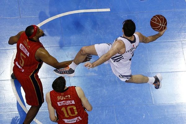 Ρεάλ Μαδρίτης: Περιμένει την Μπαρτσελόνα στον τελικό (video)
