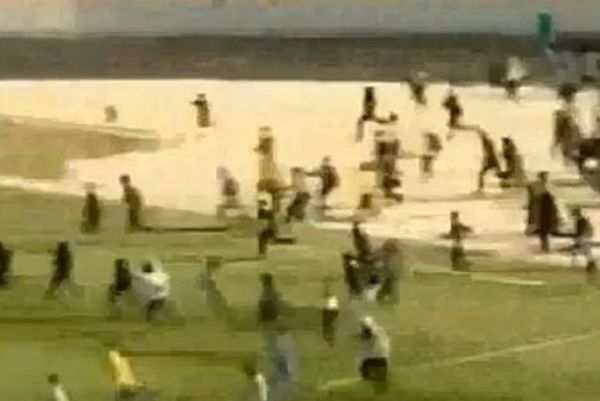 Γεωργία: Οπαδοί έκαναν ντου για να παίξουν ξύλο με τους αντιπάλους (video)