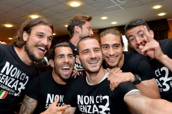 Γιουβέντους: Κατόρθωμα 80 ετών με... selfie! (photos+videos)