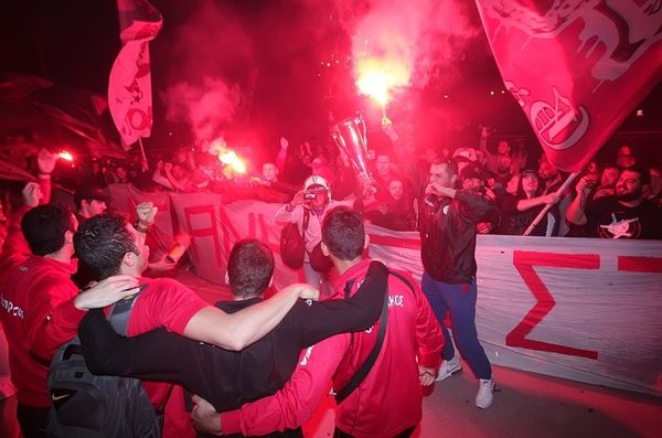 Ολυμπιακός: Χαμός στην υποδοχή στου Ρέντη (photos)