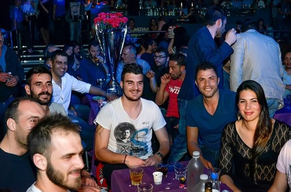 Ολυμπιακός: Το γλέντι στα μπουζούκια (photos)