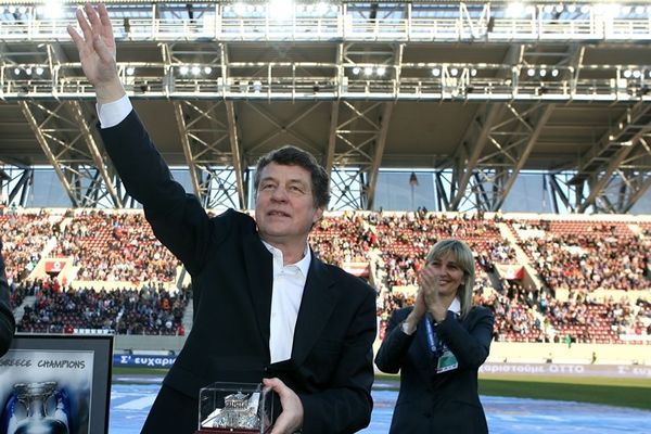 Εθνική Ελλάδας: Ο Ρεχάγκελ έψαλε τον εθνικό ύμνο (video)