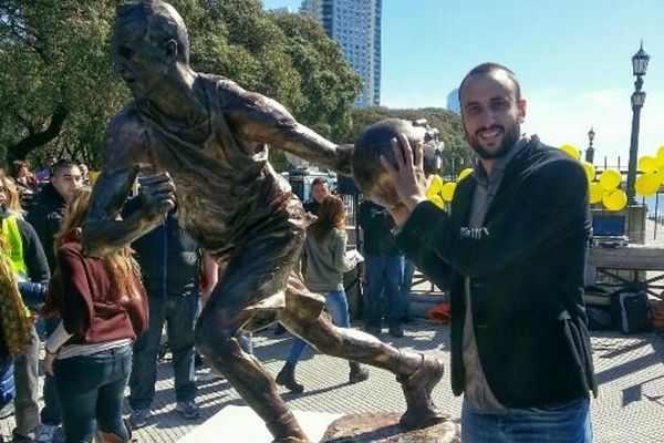 Σαν Αντόνιο Σπερς: Άγαλμα για Τζινόμπιλι στην Αργεντινή!