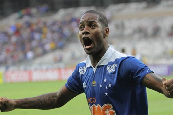 Brasileiro: «Μαξιλάρι» επτά βαθμών για Κρουζέιρο (videos)