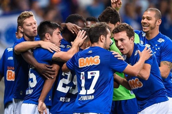 Brasileiro: Ακάθεκτη η Κρουζέιρο (videos)