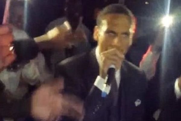 Ρίο Φέρντιναντ: Τρελό... ραπάρισμα για πρώην συμπαίκτη στη Γιουνάιτεντ (photos+videos)