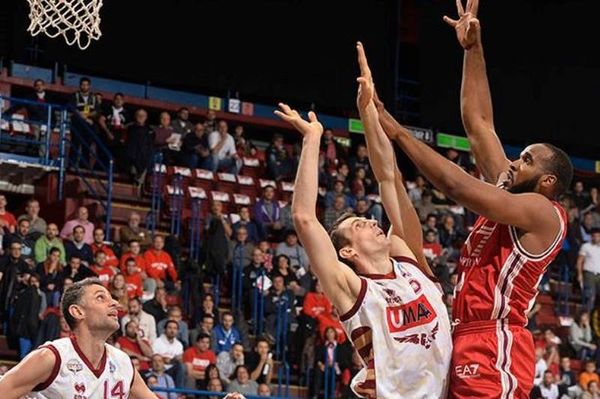 Ιταλία: Με Αρμάνι και Λόγκαν το Top 10 (video)