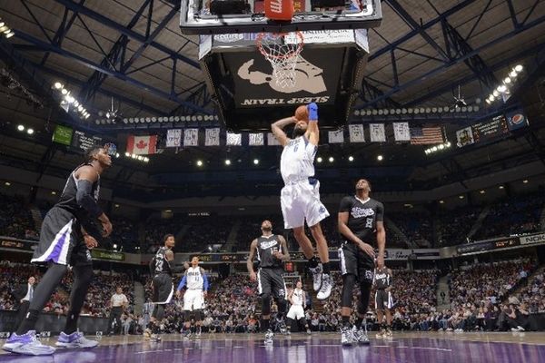 Ντάλας Μάβερικς: Άνετα στο Σακραμέντο (videos)