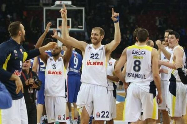Ευρωλίγκα: «Αφεντικό» η Φενέρμπαχτσε/Ούλκερ (videos)