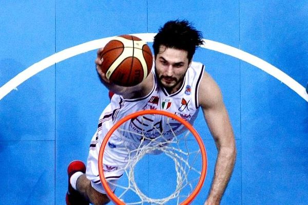 Αρμάνι Μιλάνο: Η απίστευτη εμφάνιση του Κλέιζα πριν τον Ολυμπιακό (video)