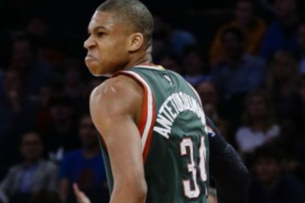 NBA: Θέλει playoffs ο Αντετοκούνμπο και το… έδειξε (videos)