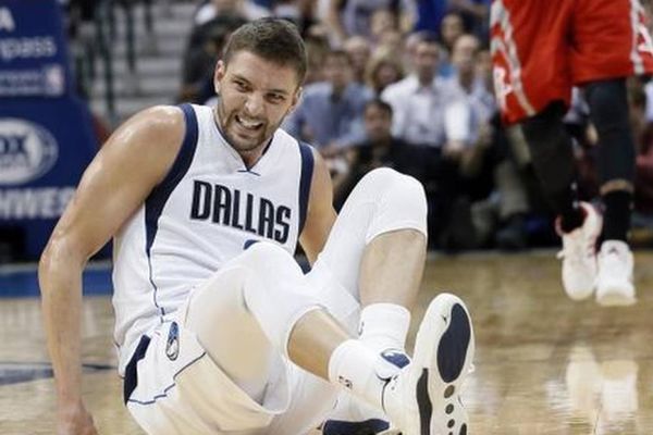 Ντάλας Μάβερικς: Ζόρια με Πάρσονς και Χάρις