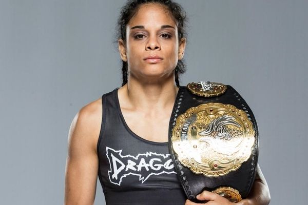 Invicta FC 12: Νέα πρωταθλήτρια η Livia Renata Souza