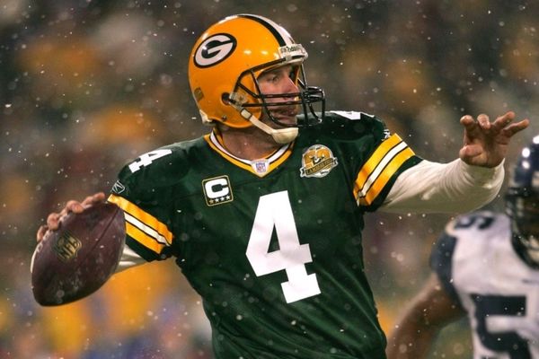 NFL: Αποσύρουν τη φανέλα του Favre οι Πάκερς