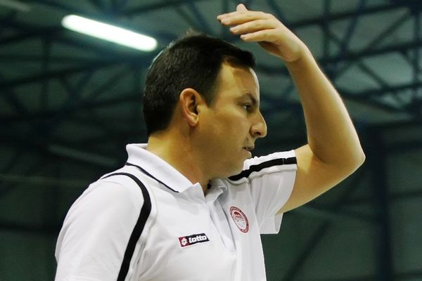 Βλάχος: «Δεν μπορεί να μας κοντράρει ο Παναθηναϊκός»