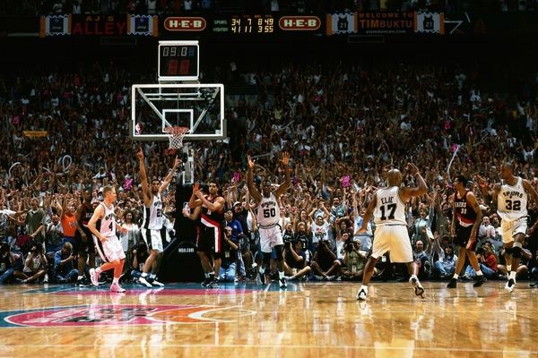 Καρέ-καρέ το σουτ που άλλαξε το NBA (photos&video)