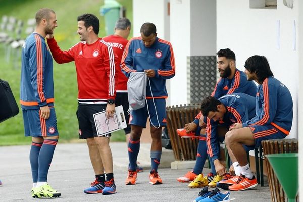 Ολυμπιακός: Στο Ζέεφελντ οι διεθνείς (photos)