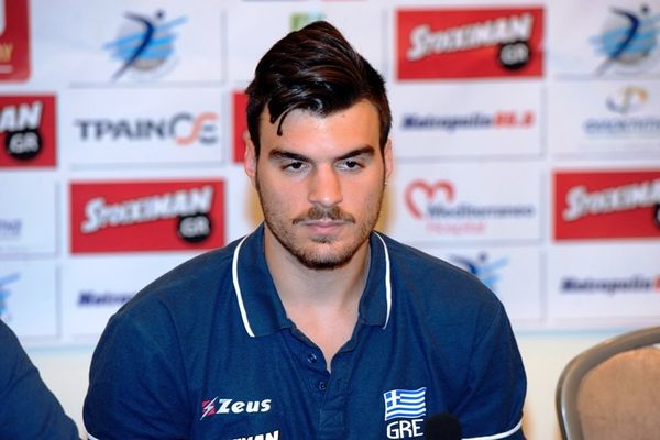 Μαγνητική τομογραφία ο Κοκκινάκης