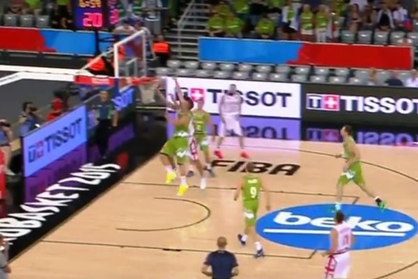 Στα ίσια ο Όμιτς! (video)