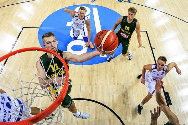 Εσθονία - Λιθουανία 62-64: Το... έδωσε μόνος του ο Βένε!