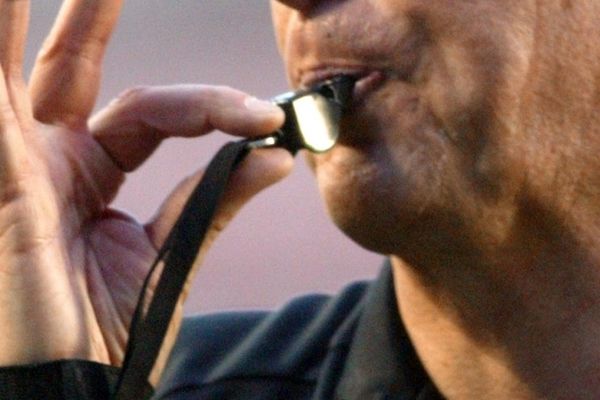 Απίστευτη ατάκα σε διαιτητή: «Είσαι χέστης!»