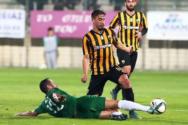 ΑΕΚ: «Δεν πωλείται ο Σιμόες»