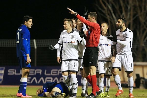 Βαρούχας: «Κάνει φάουλ ο Μπερμπάτοφ»