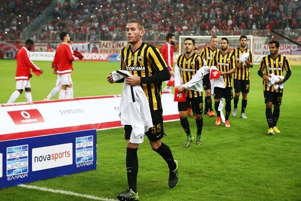 Εκνευρισμός στην ΑΕΚ με Τσιάρτα με αφορμή τον Τζανετόπουλο!