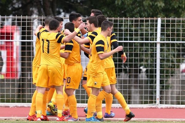 Έκανε πλάκα στο ντέρμπι των μικρών η ΑΕΚ!