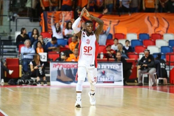 Έβαλε 25 πόντους στο ντεμπούτο του έπειτα από αποχή 6 μηνών! (videos)