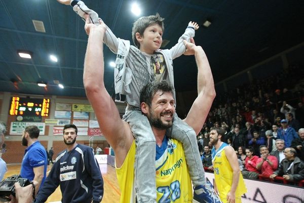 Μπάρλος: «Θα δώσουμε και την ψυχή μας για τα διπλό»