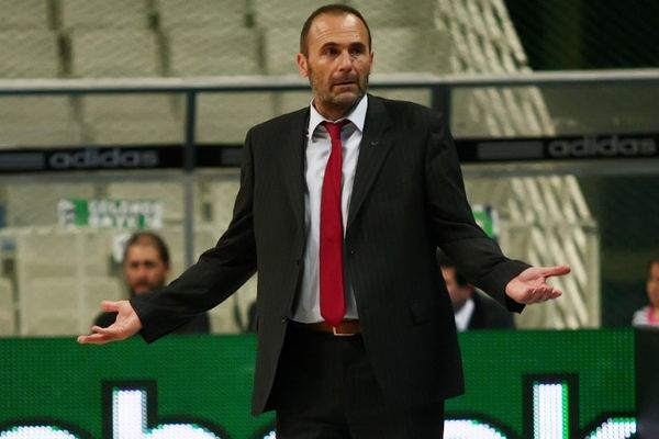 Ο Καλαφατάκης στο «τιμόνι» του Εθνικού