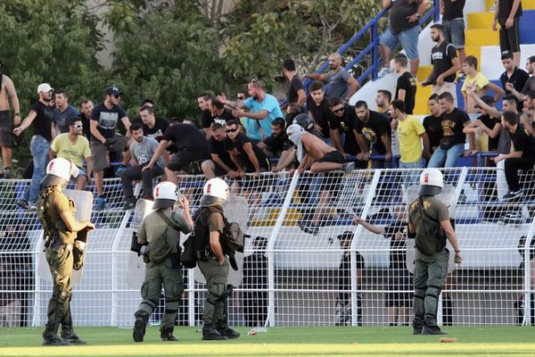 Σοβαρά επεισόδια και διακοπή στο Αιγάλεω-Προοδευτική!