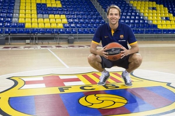 Η Μπαρτσελόνα ανακοίνωσε τον Κόπονεν