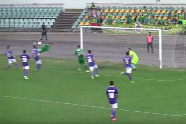 Επικό γκολ με «χτύπημα του σκορπιού»! (video)