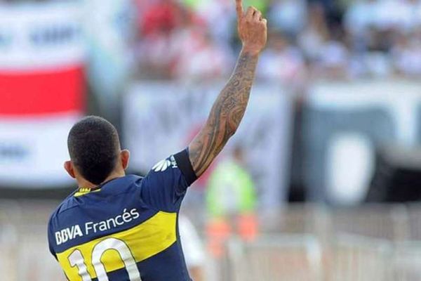 Ο Τέβες «καθάρισε» το «Superclasico»! (video)
