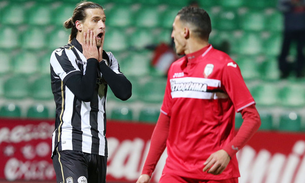 Super League: Το «ασπρόμαυρο» σερί και η «πράσινη» αντεπίθεση