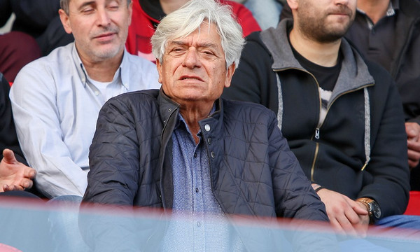 Μαθιουλάκης για Μανούσο: «Το μόνο που δεν είπε είναι ότι μας έδωσαν ανθοδέσμες στο “Γ. Καραϊσκάκης”