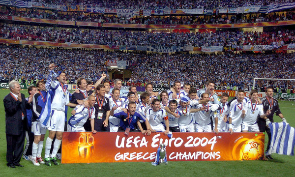 EURO 2004: Τότε άναψε η σπίθα! (photos+videos)